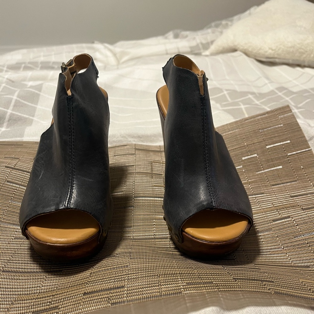 Korks Mules